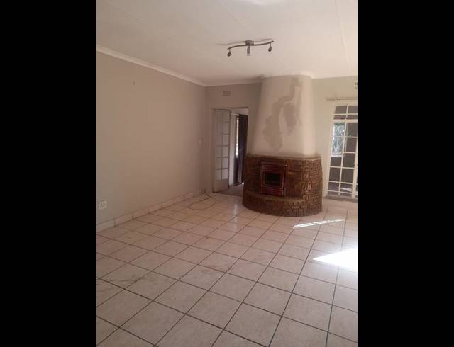 3 BEDROOM PROPERTY TO RENT IN BIRCH ACRES